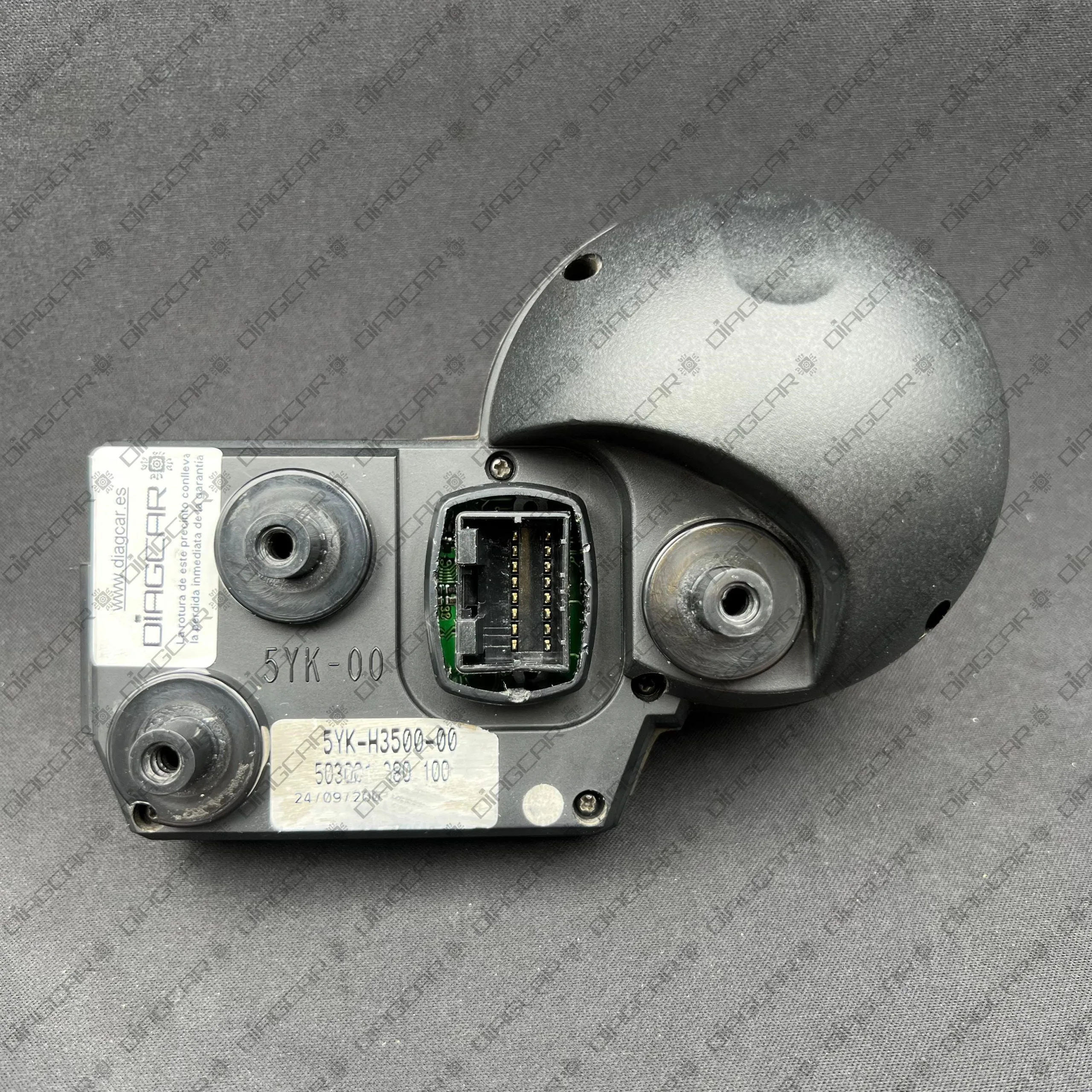 YAMAHA MT03 2009 660cc 35,3kw 5YK-H3500-00 EEPROM 24C04 FOTO CARCASA TRASERA by DIAGCAR